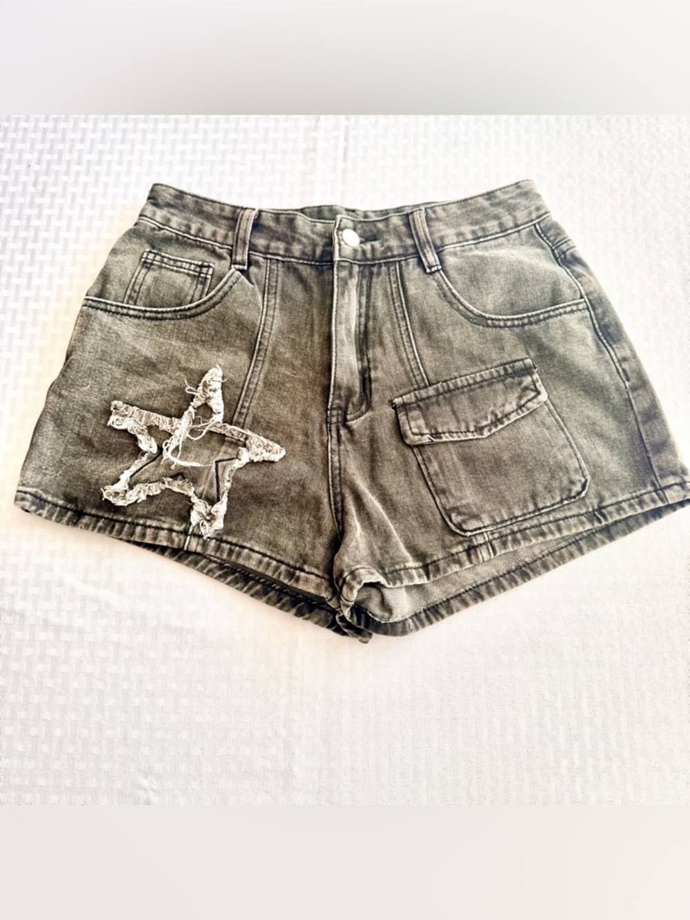 ROMWE Y2K Star Patch Denim Shorts High Waist Grey Acid Wash Cargo Size M US 6